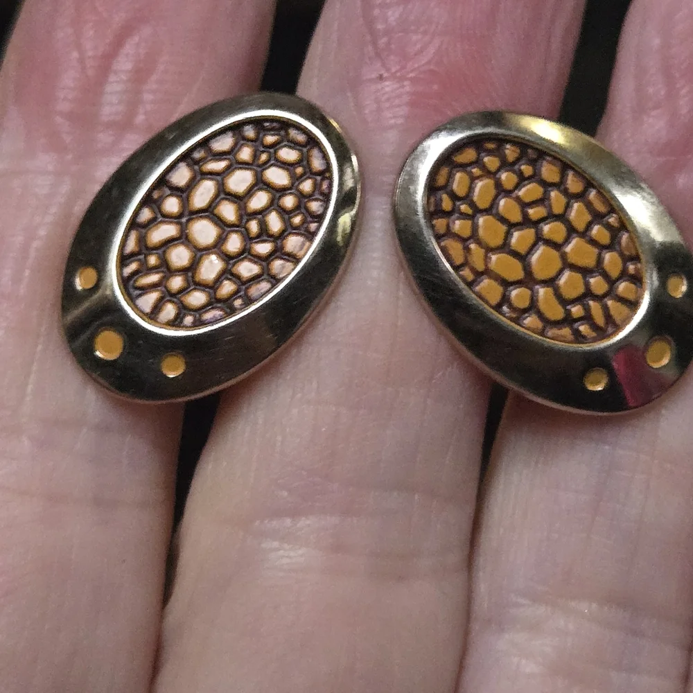Hickok gold & croc vintage cufflinks